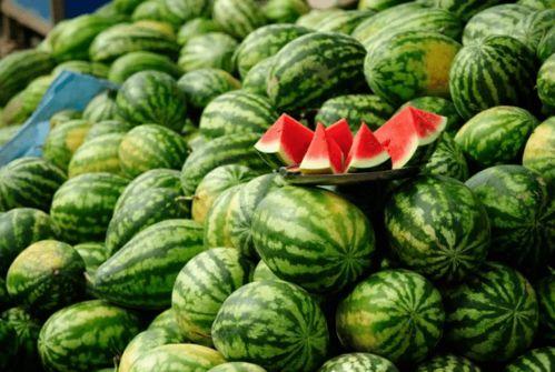 网红吃瓜聊天背景图片,揭秘娱乐圈幕后故事