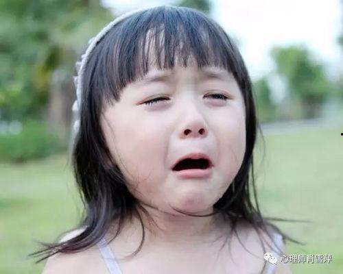 吃瓜楼梯哭女孩网红,揭秘网红背后的感人故事