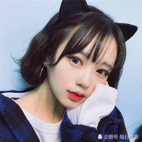 短发女生网红吃瓜,揭秘娱乐圈幕后真相