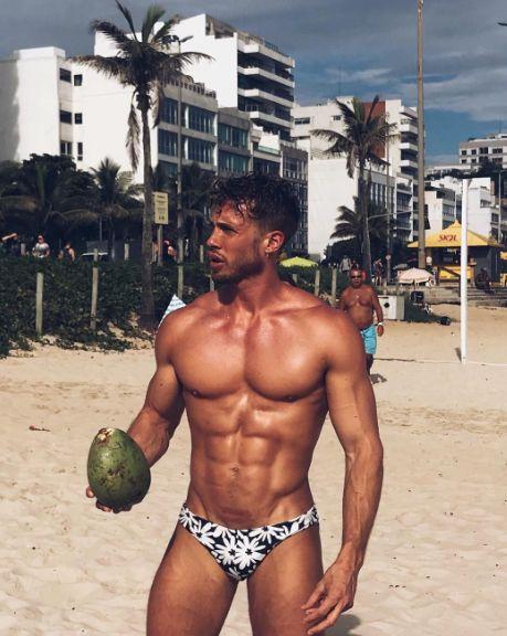 寸头健身网红吃瓜,揭秘健身圈幕后故事