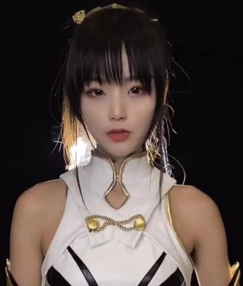 小慧君吃瓜网红视频