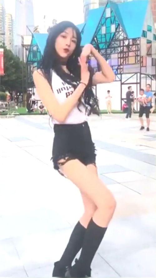 舞蹈网红吃瓜图片