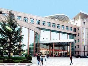 西安外事学院女大学生网课吃瓜,西安外事学院女大学生“吃瓜”瞬间走红