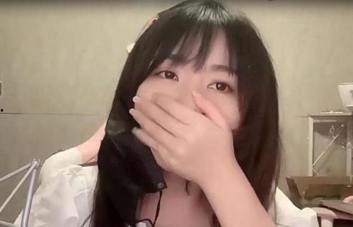 直播间网红吃的超小瓜