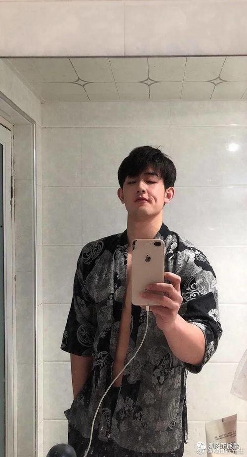 抖音网红帅哥mark吃瓜